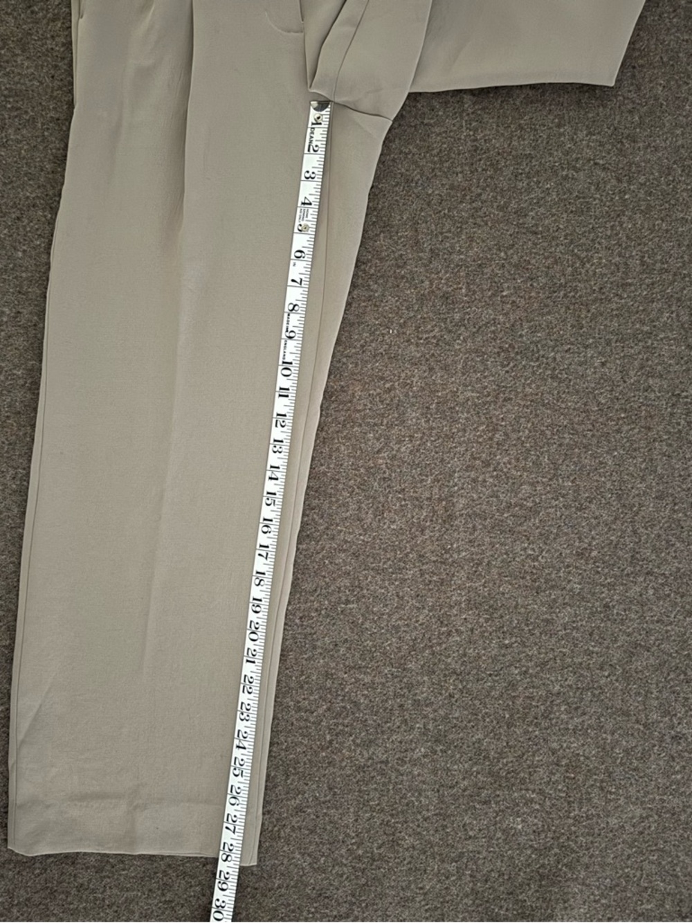 Aritzia The Effortless Pant in Crepette, Size 4, Short, Nomad Taupe - Picture 9 of 9